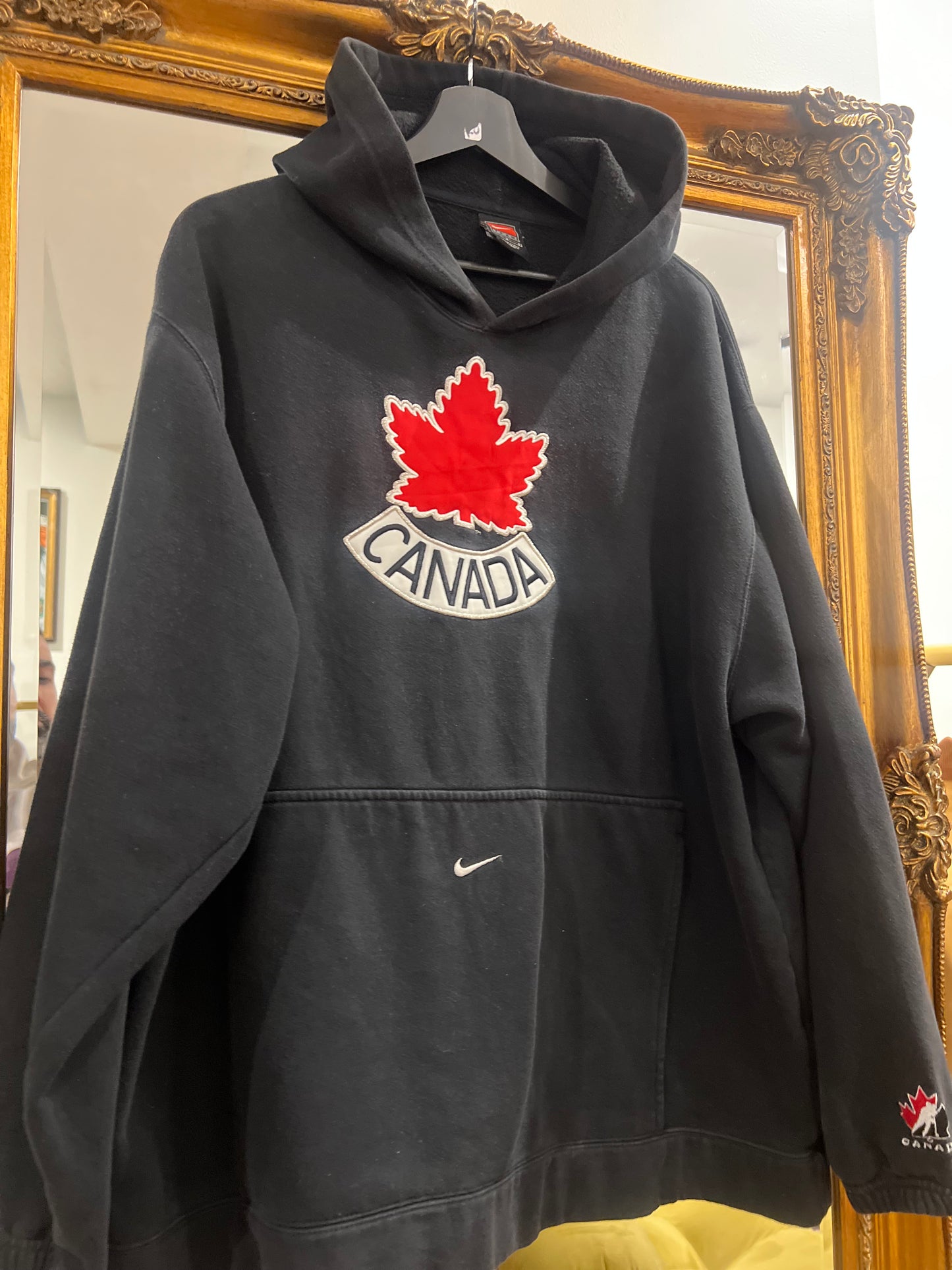 1990s NIKE Team Canada "Centre Swoosh" Hoodie (L)