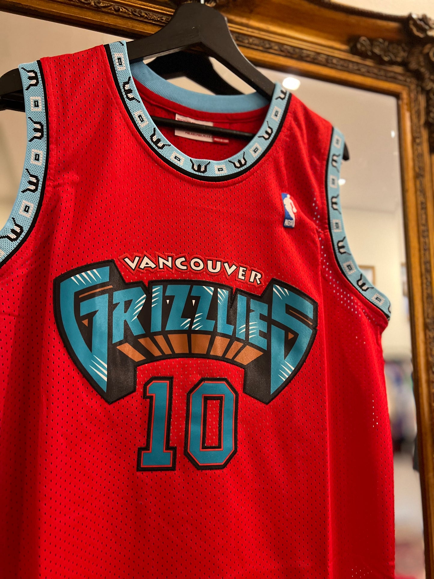 Mike Bibby Vancouver Grizzlies Basketball Jersey (M)